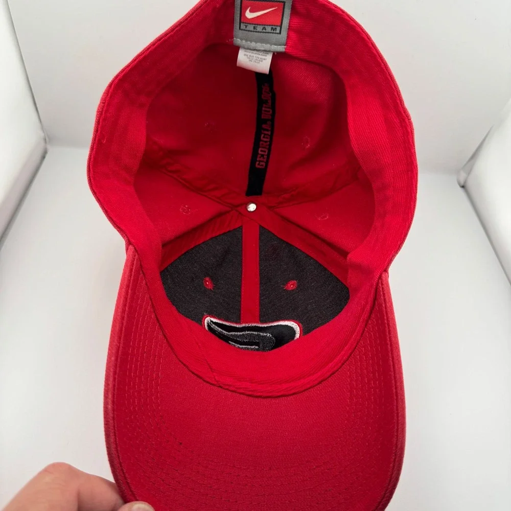 Nike Team Georgia Bulldogs Hat Unisex OSFM Red Excellent Embroidered Logo Cap